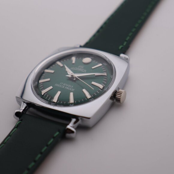 Vintage Roamer ST96 Watch – Swiss Made, 17 Jewels, Manual Wind, Stylish - Picture 5 of 8